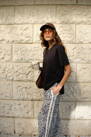 STEVIE SLOUCHY SPLIT HEM TEE/BLACK