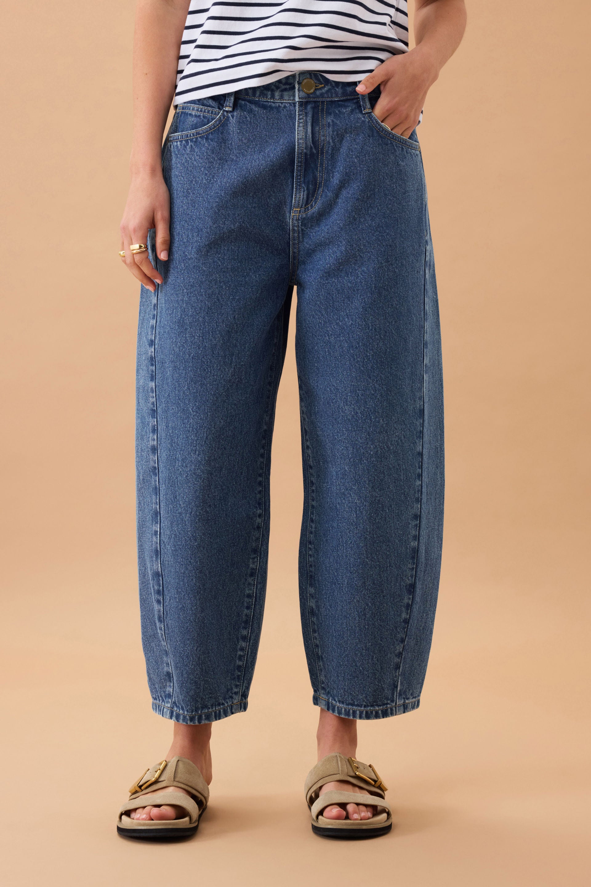 Maggie Tapered Barrel Jean Fresh Indigo
