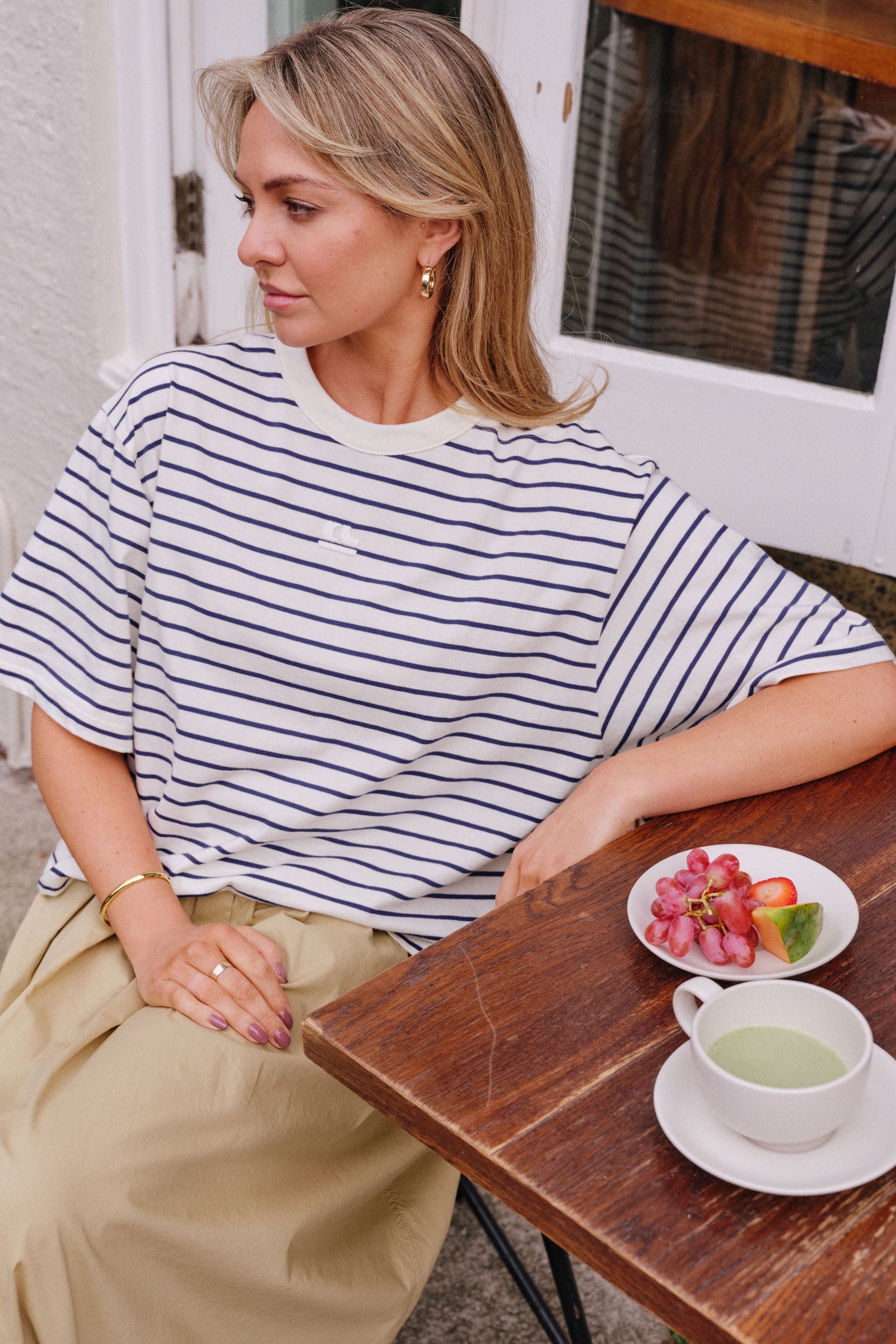 Phoebe Premium Tee milk prussian blue stripe