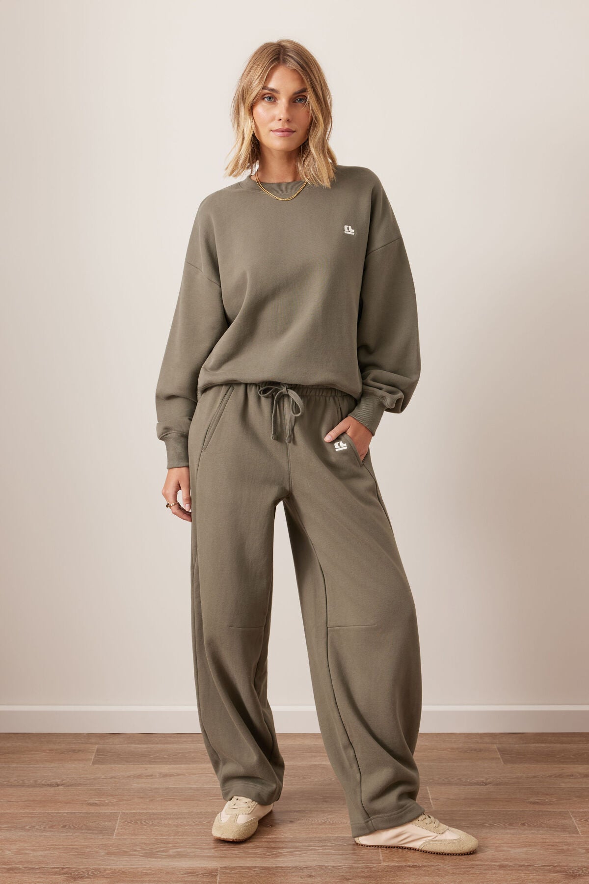 Elise Barrel Trackpant Washed Olive