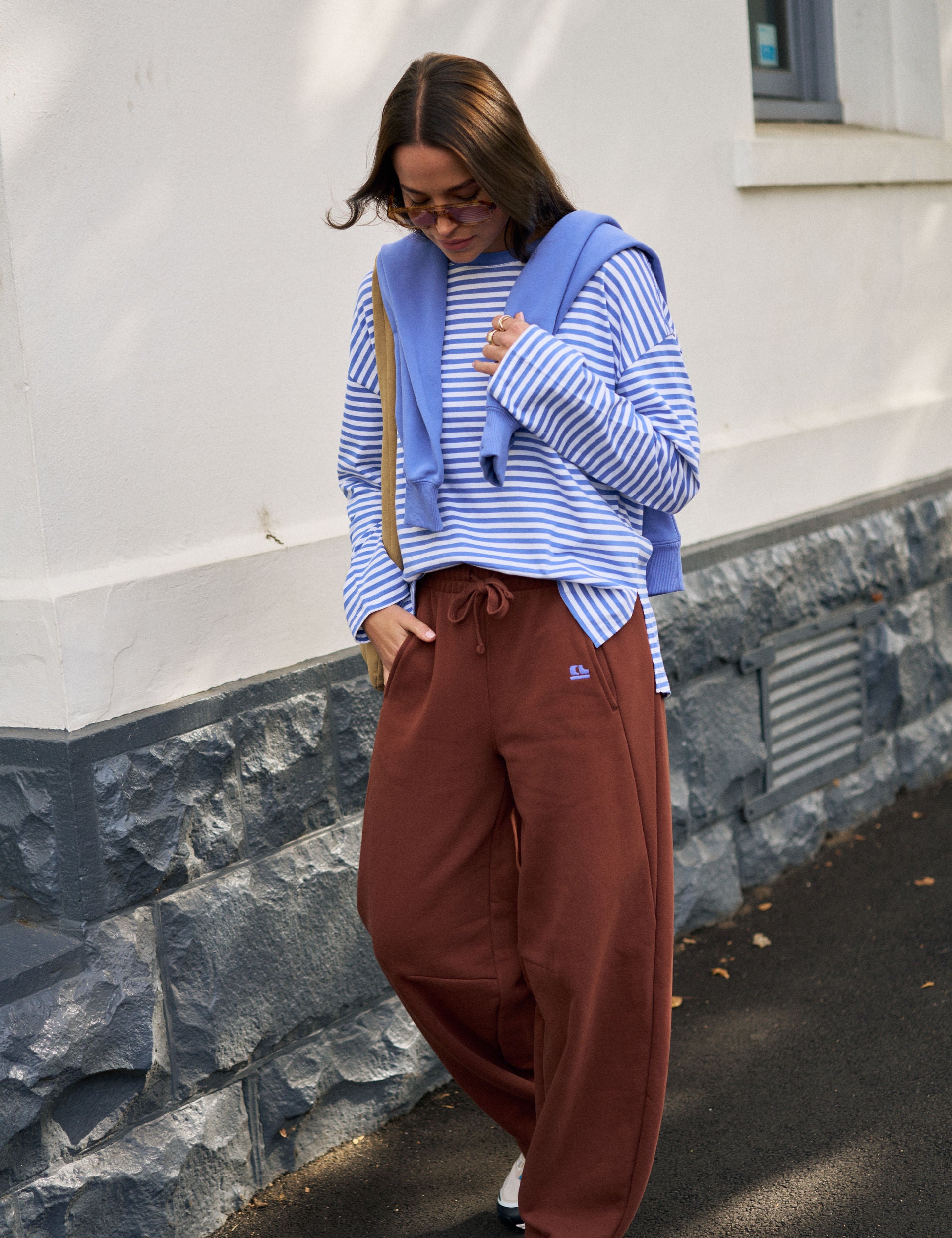 1401901-02-2.jpg