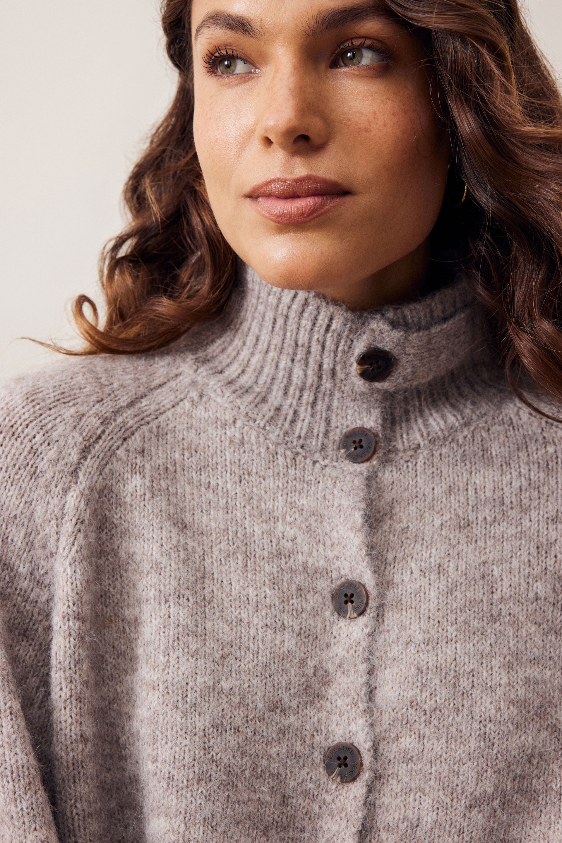 Riley Funnel Neck Tab Cardi/Taupe Marle