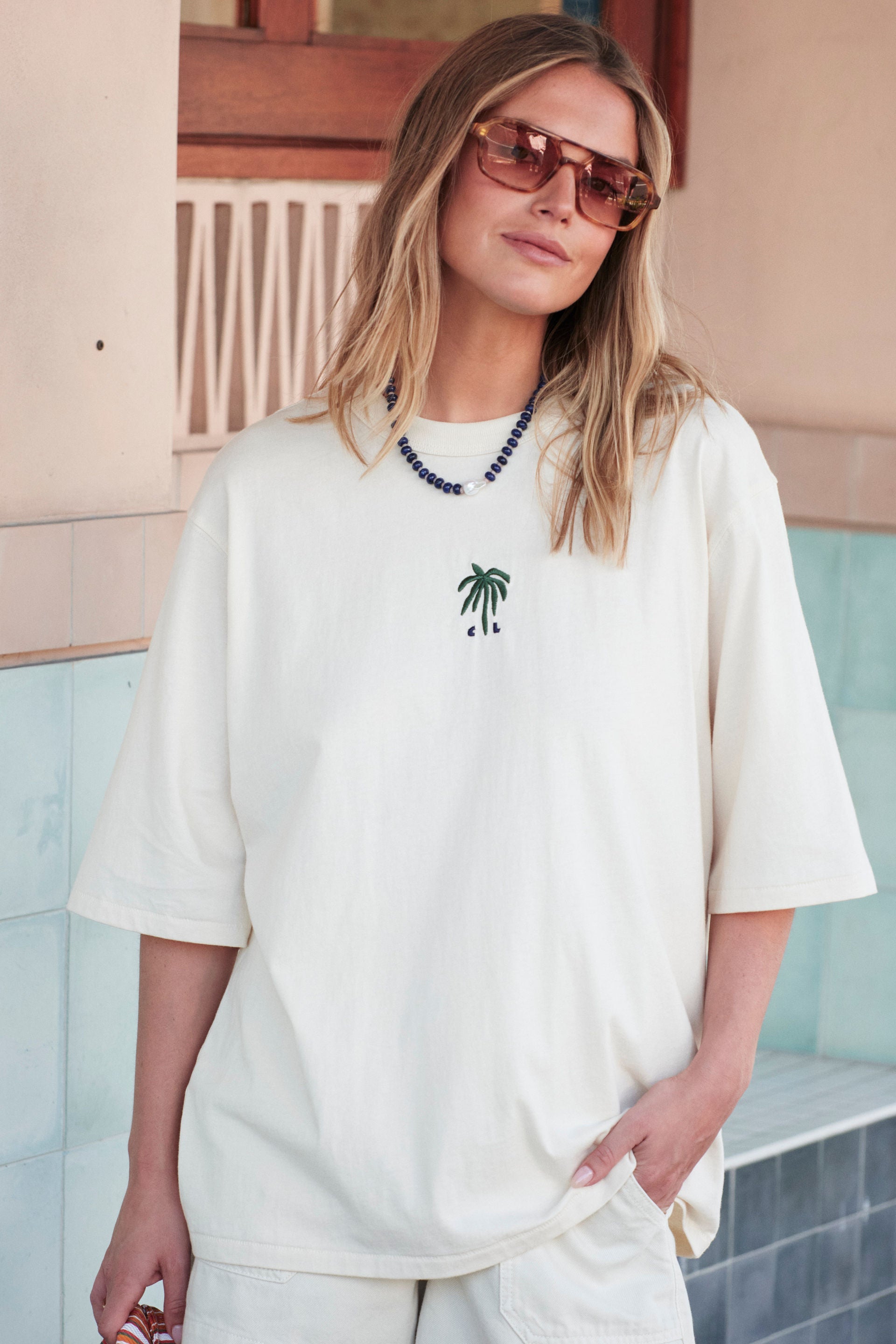 Luna Oversized Tee/Buff/True Navy Palms Embroidery
