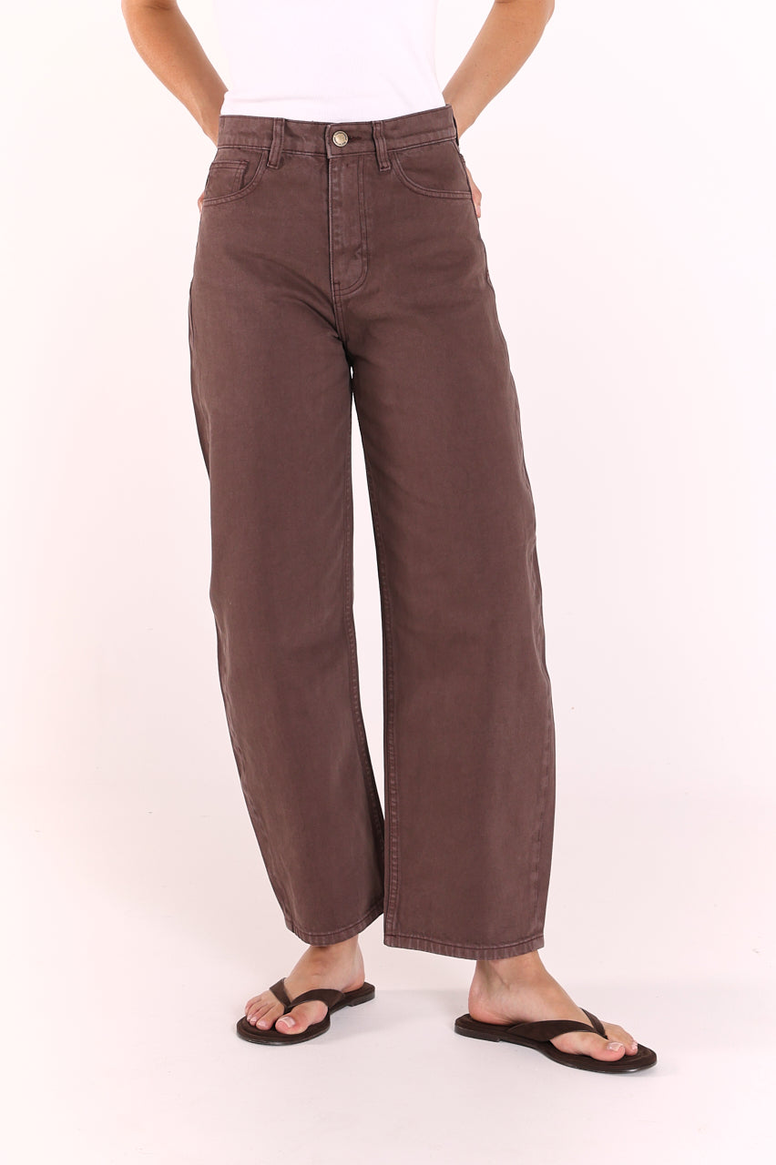 Lola Barrel Jean - Chocolate