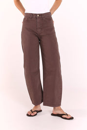 Lola Barrel Jean - Chocolate