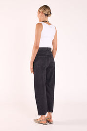 Lola Cropped Barrel Jean - Black
