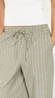 Lisara Relaxed Pant