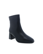 Alania Boots Black