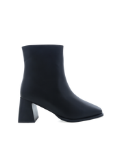 Alania Boots Black
