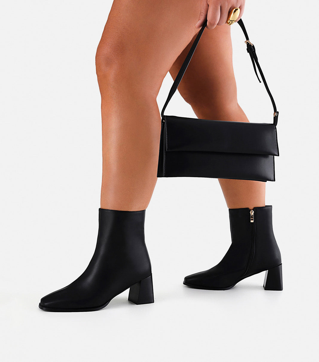 Alania Boots Black
