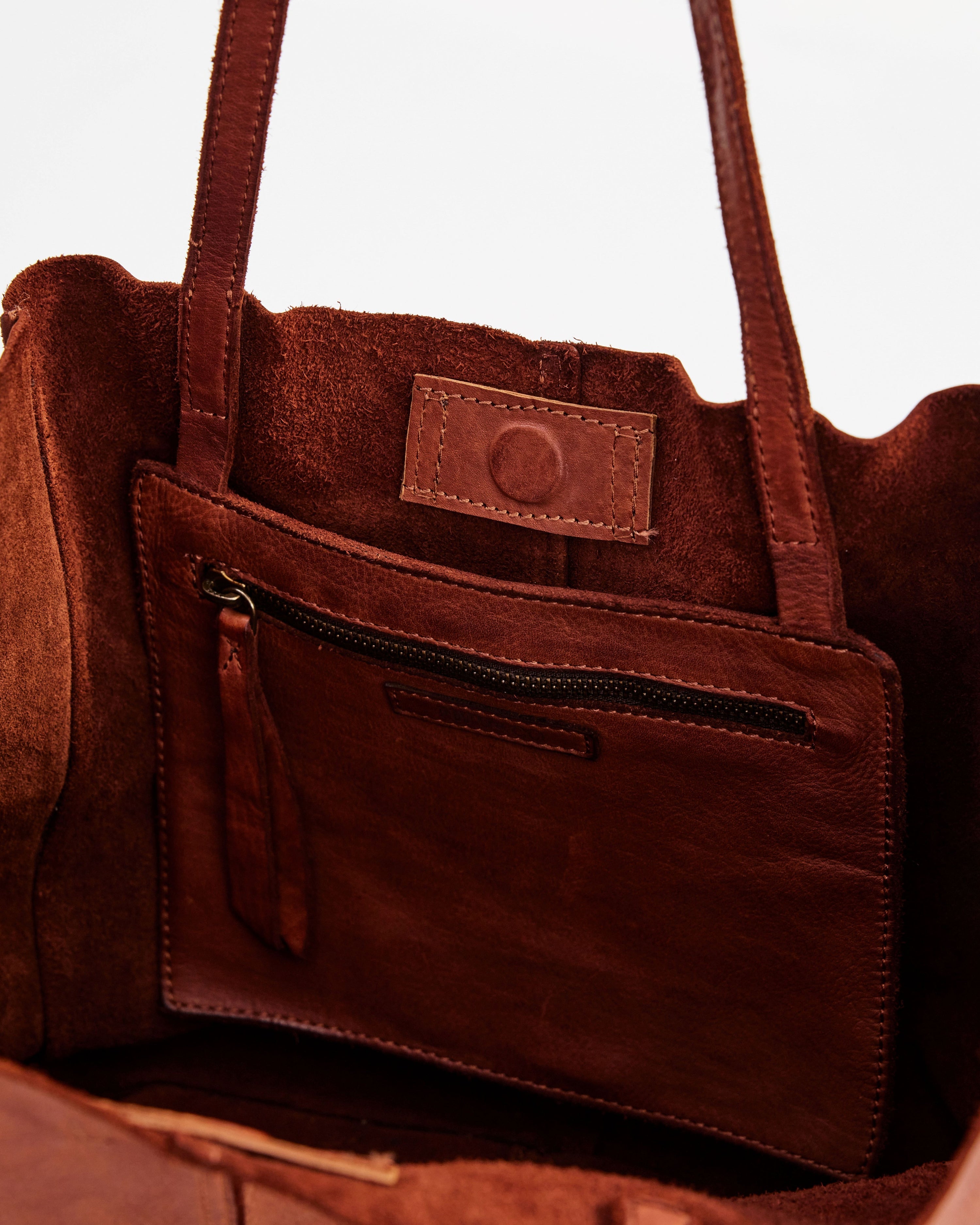 Baby-Unlined-Tote_COG_Inside_019_Retouched.jpg