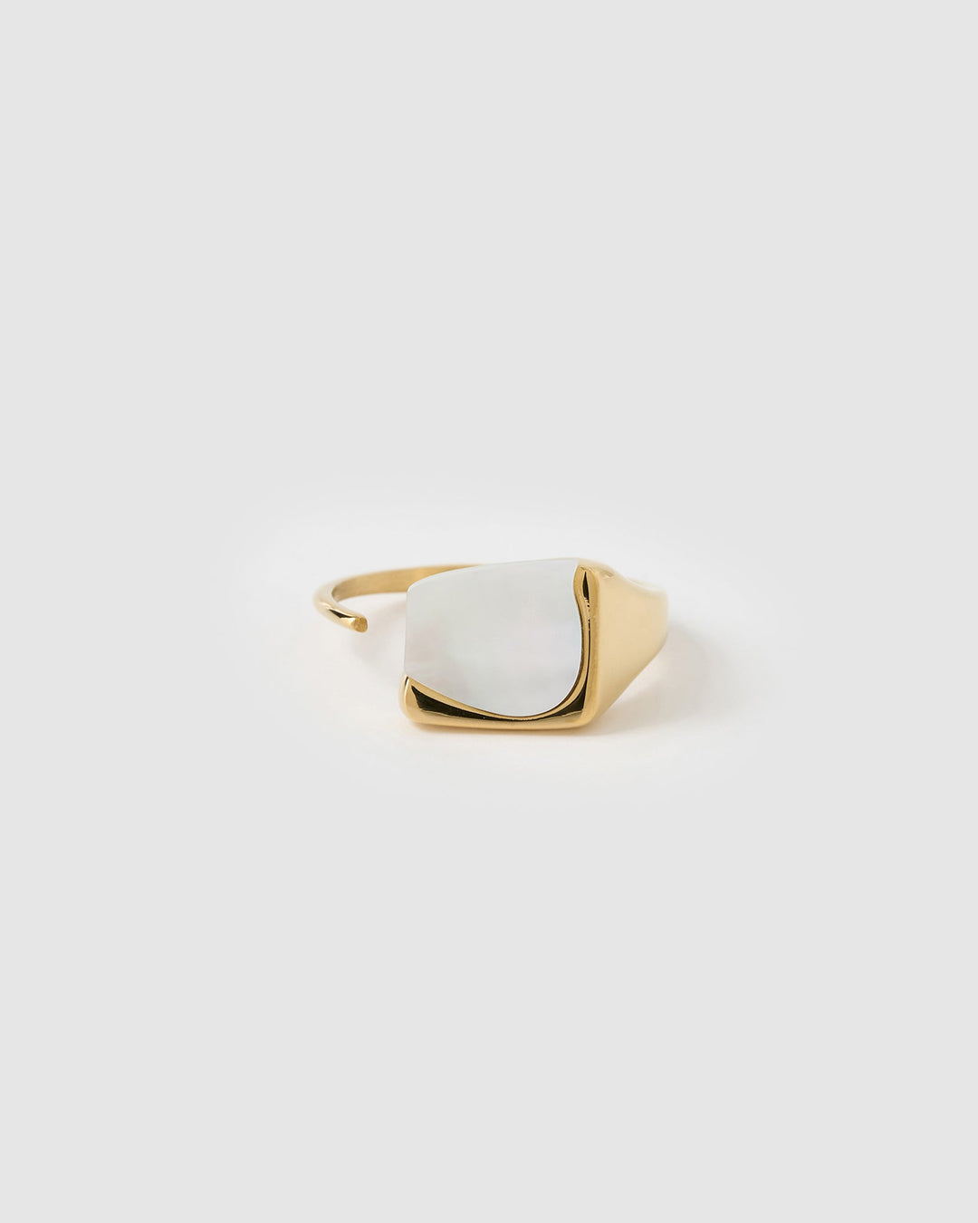 CLEO_RING_eae7ee85-d843-4b7c-bba4-39e5e2f1afb4.jpg