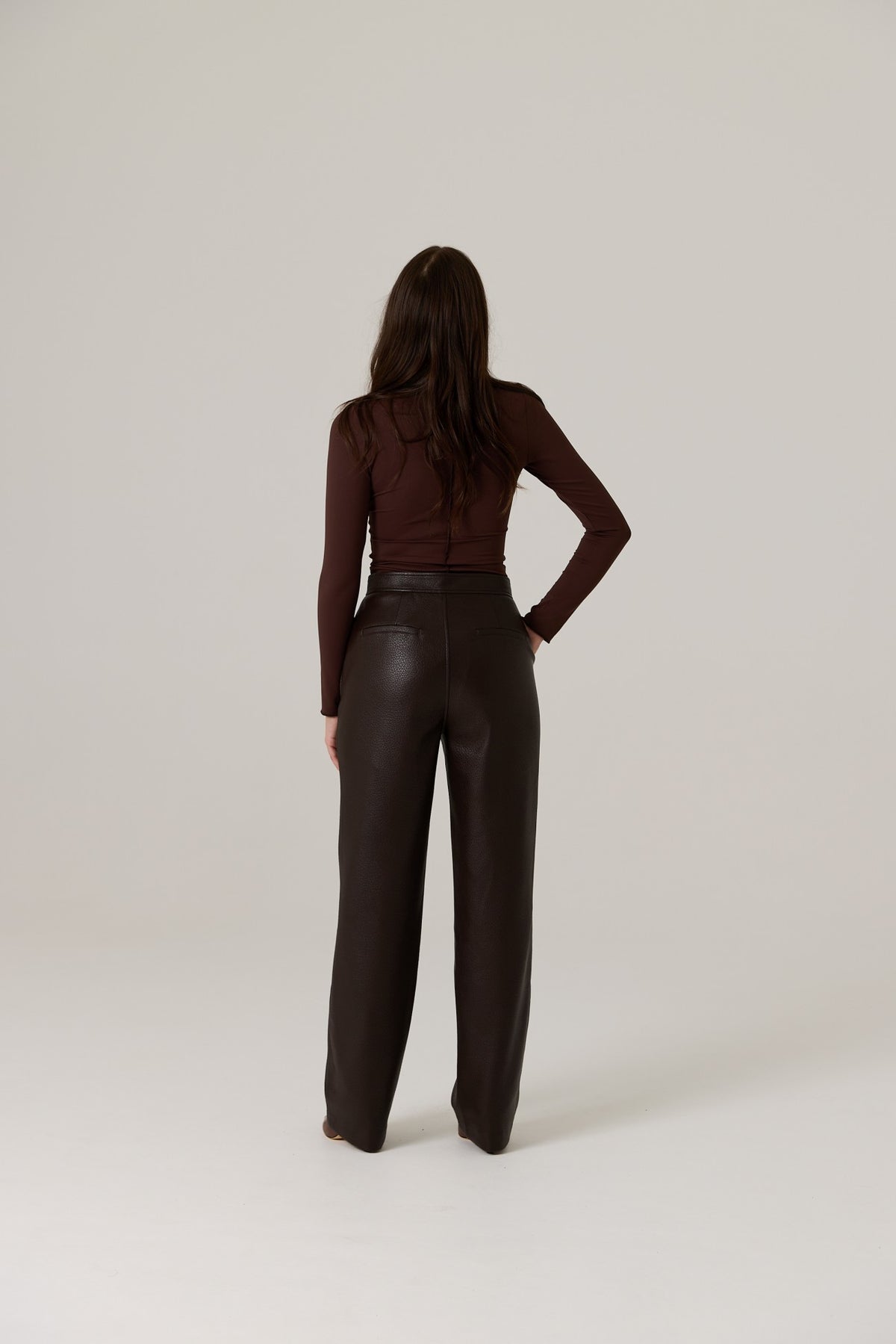 Nia LS Top Dark Truffle