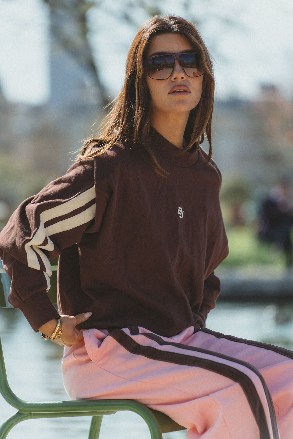 AJ Logo Sweatshirt Chicory Coffee