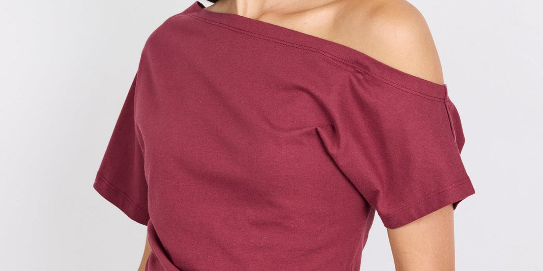 DistantBurgundyTee_VarsityDeepBlueJean_EC_14.jpg
