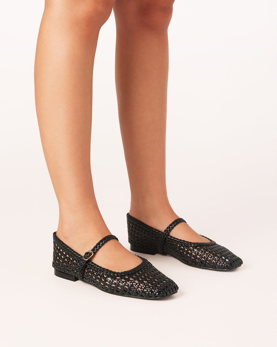 FAWNA-BLACK2_ce5c6893-94ba-47d0-a980-de975cc0b002.jpg
