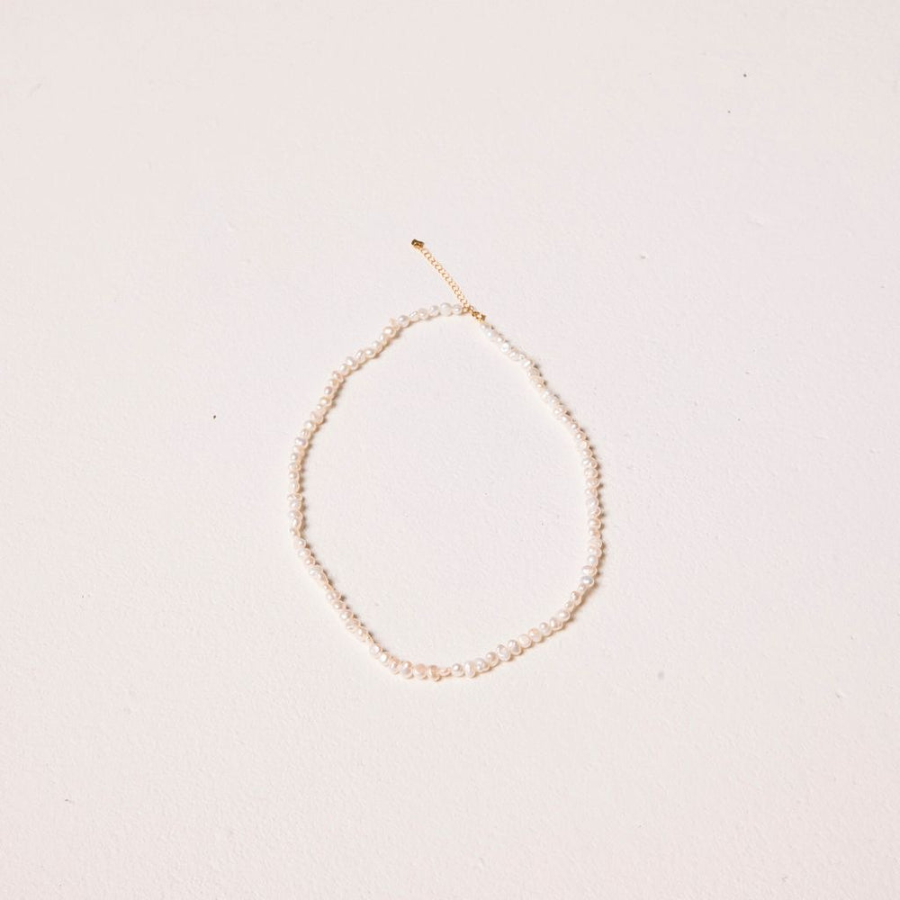 Moonlit Choker Necklace in Freshwater Pearl
