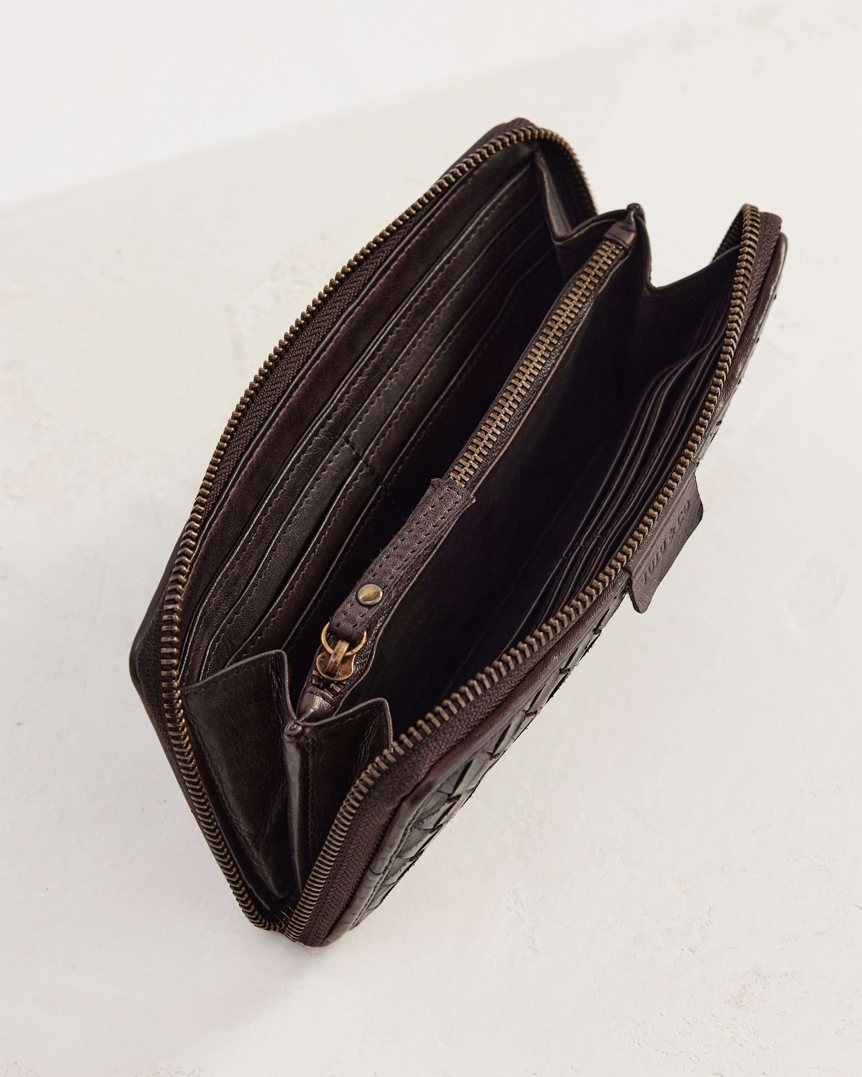 L-BasqueWallet_CHC_Inside.jpg