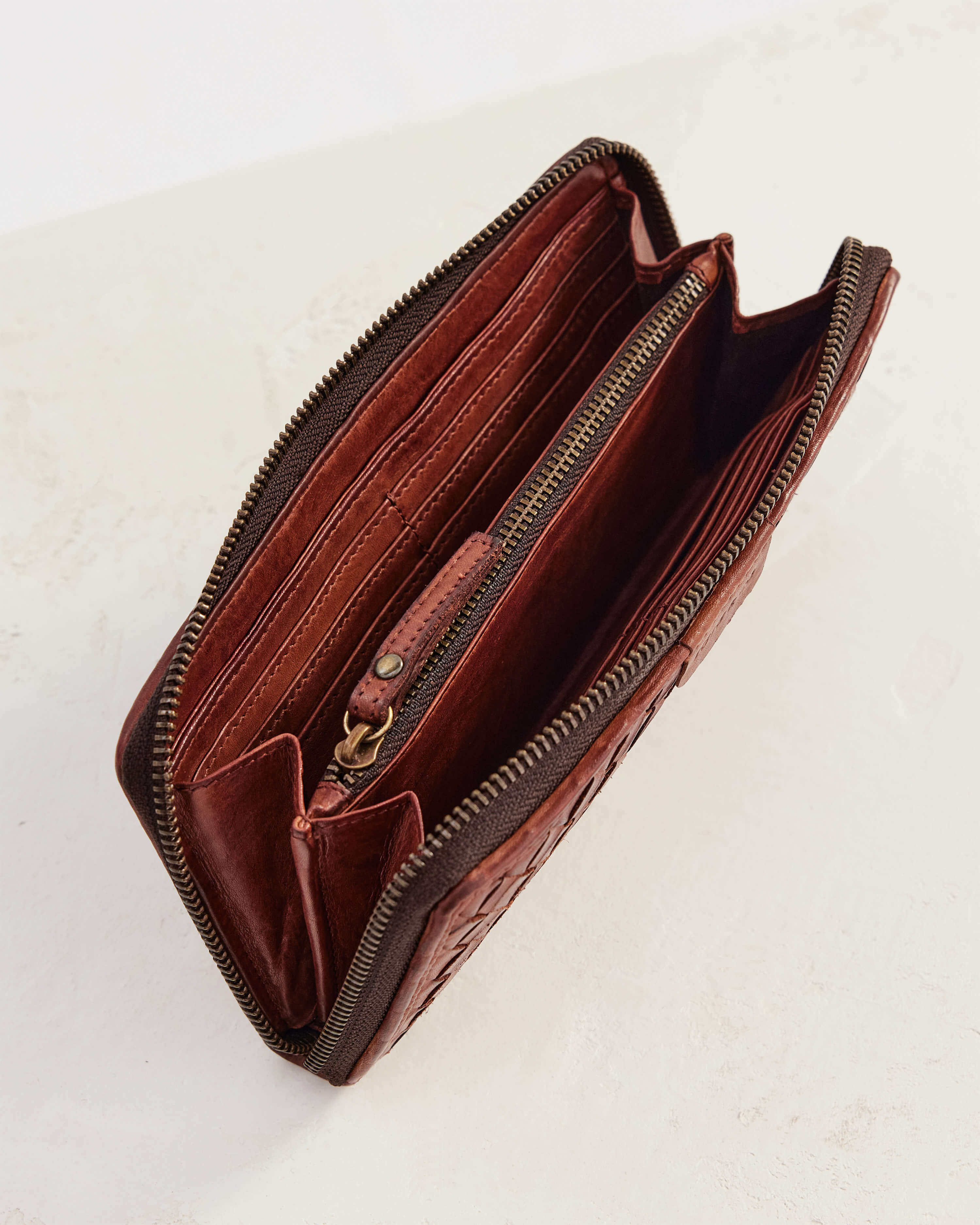 L-BasqueWallet_TAN_Inside.jpg