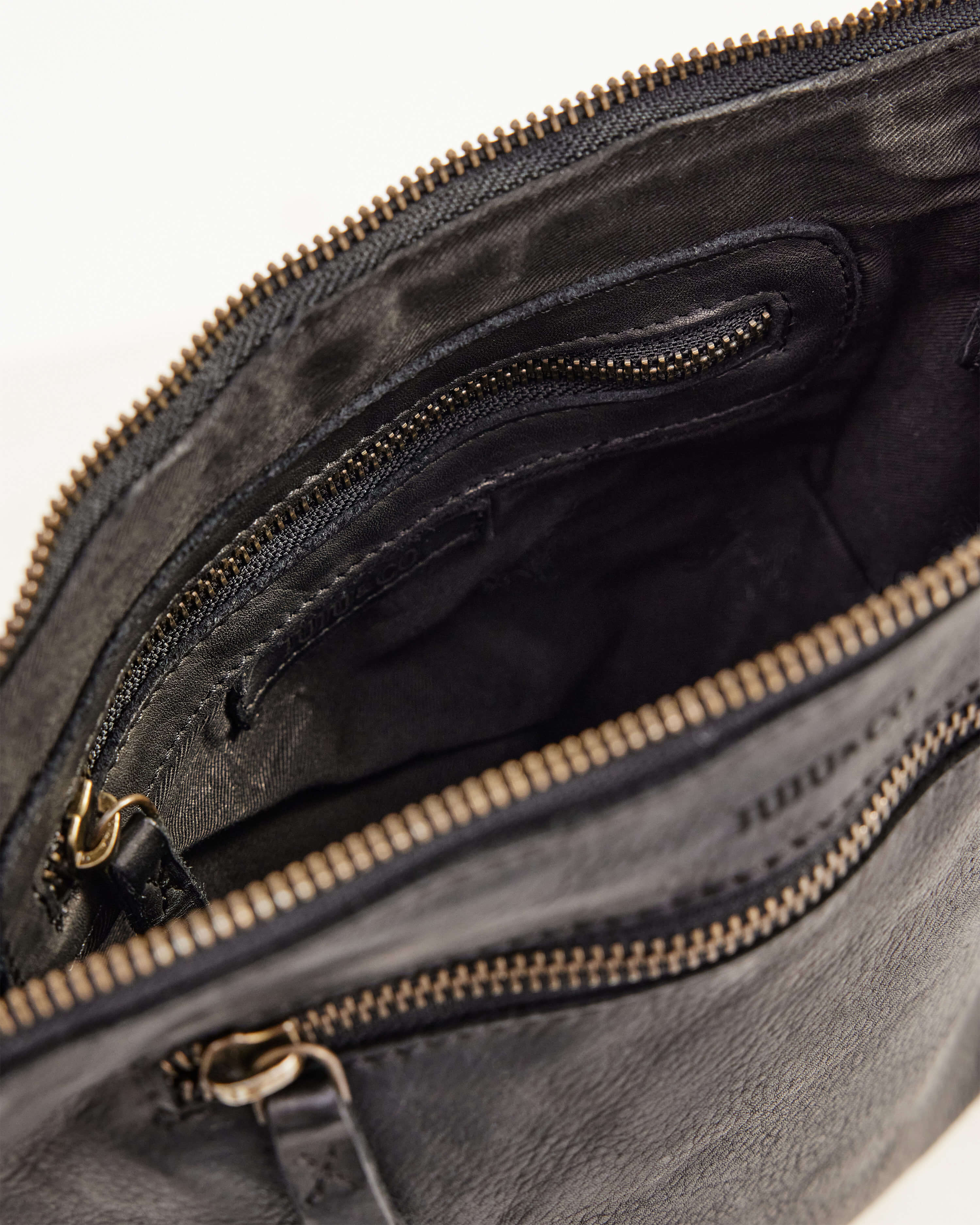 Large Essential Pouch Black