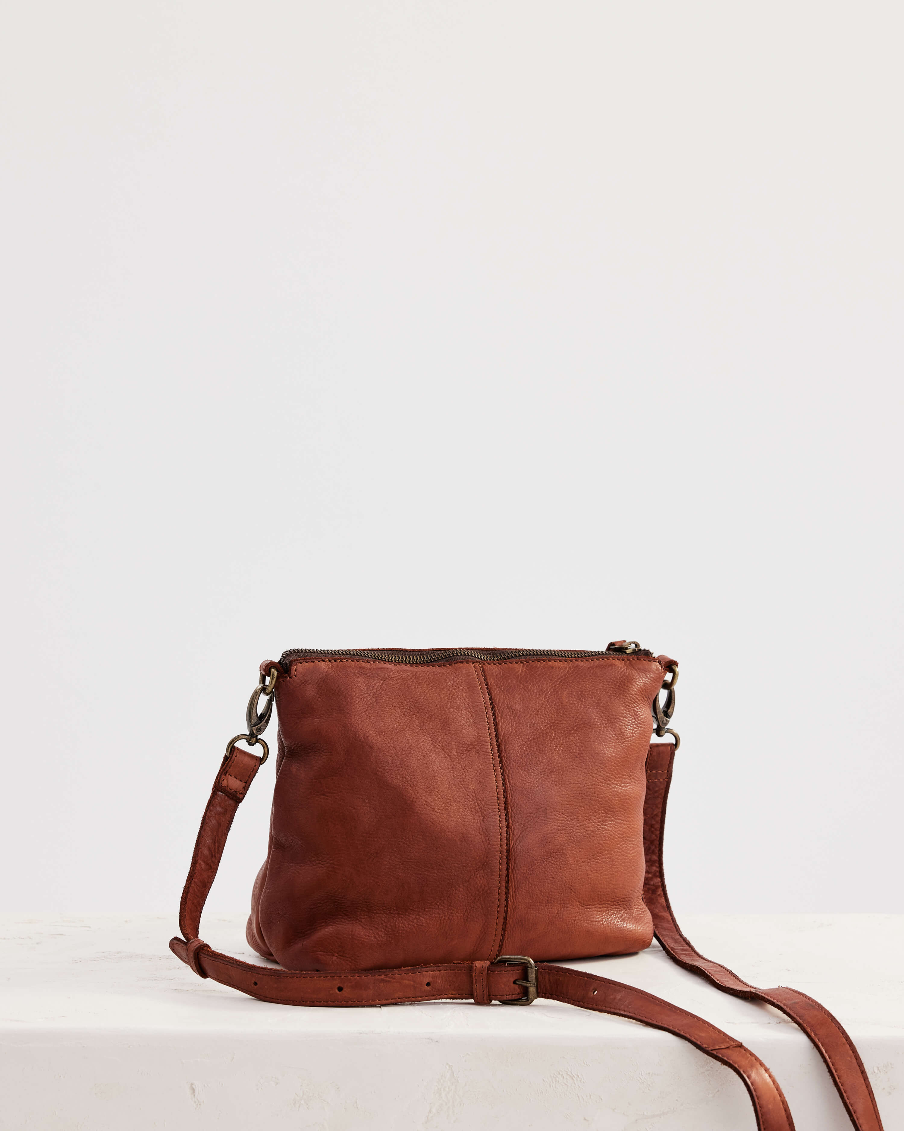 Large Essential Pouch Cognac