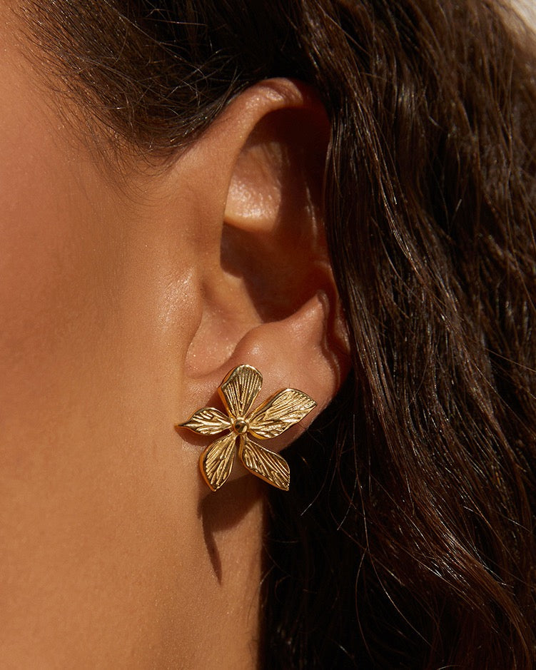 Lily Gold Earrings