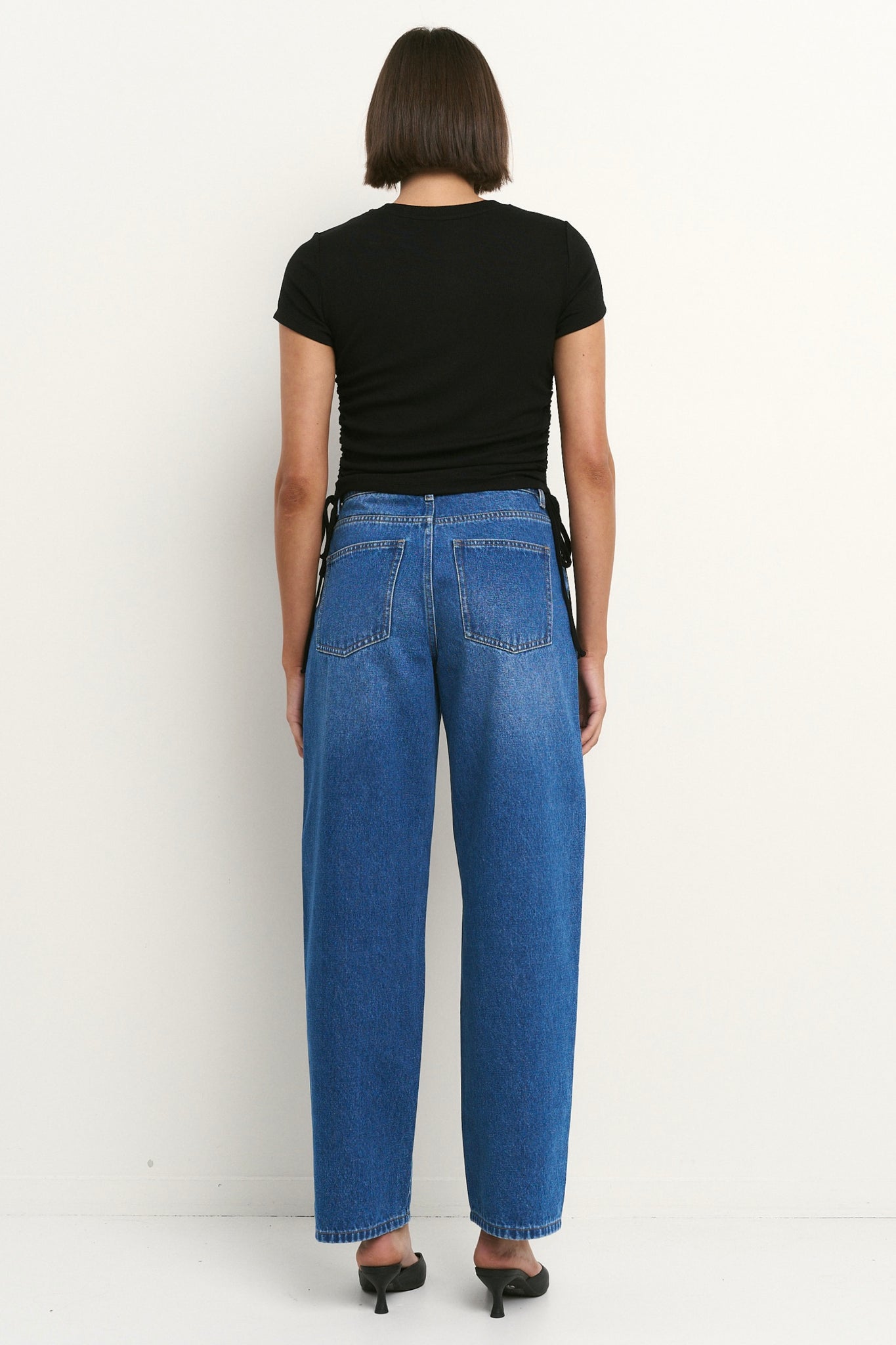 Berlin Signature Blue Mid Barrel Leg Jean