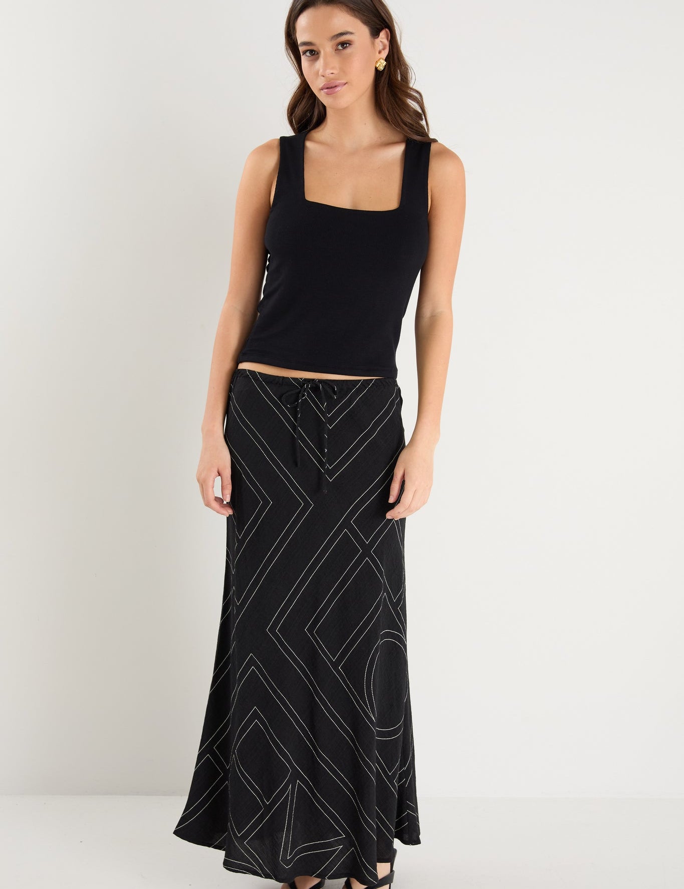 Positive-Black-Tank-_-Summit-Black-Ivory-Lines-Skirt7_1024x1024_2x_f808322b-b78f-46bd-b5ca-6527d0c07f3a.jpg