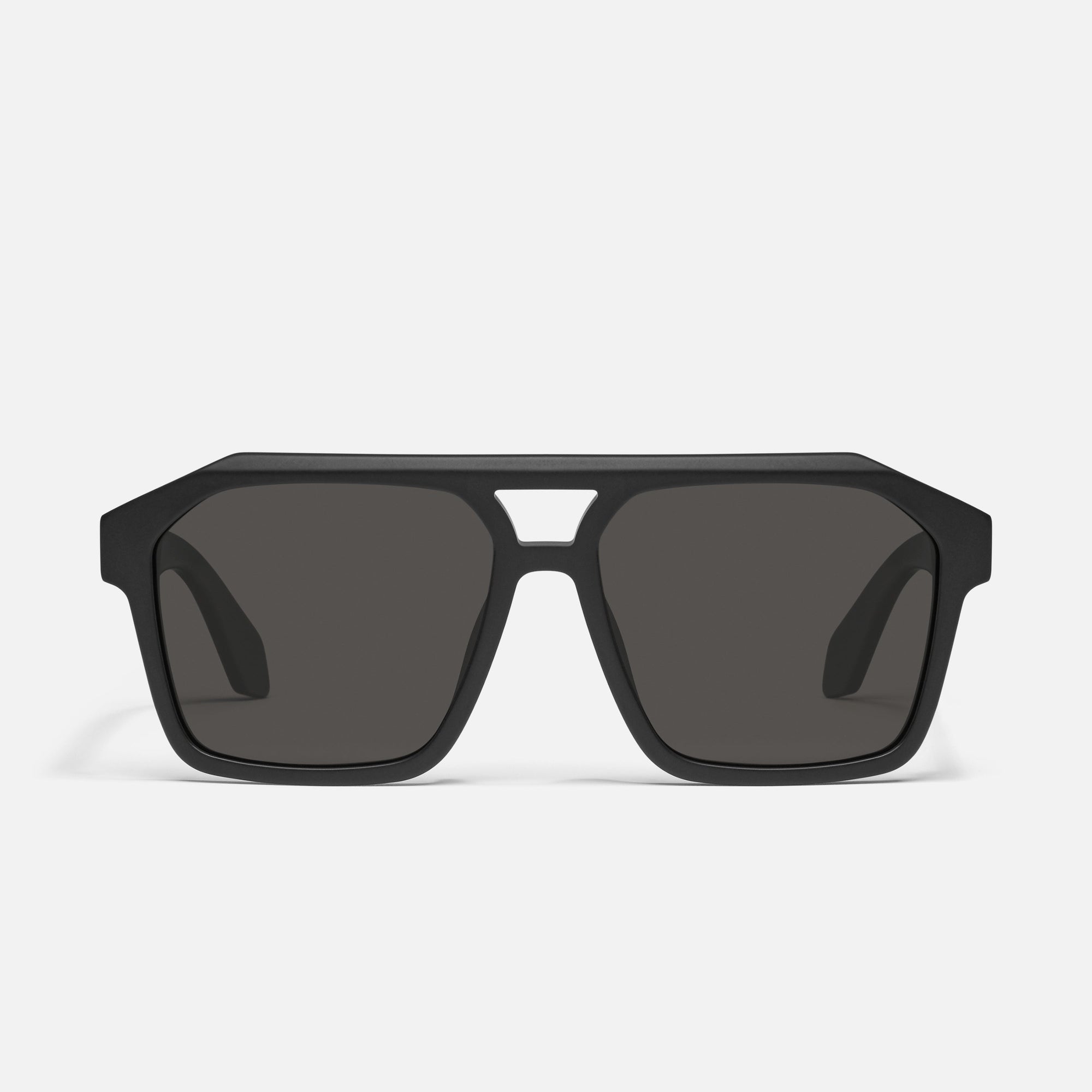 Quay_Soundcheck_MatteBlackBlackPol_Front.jpg