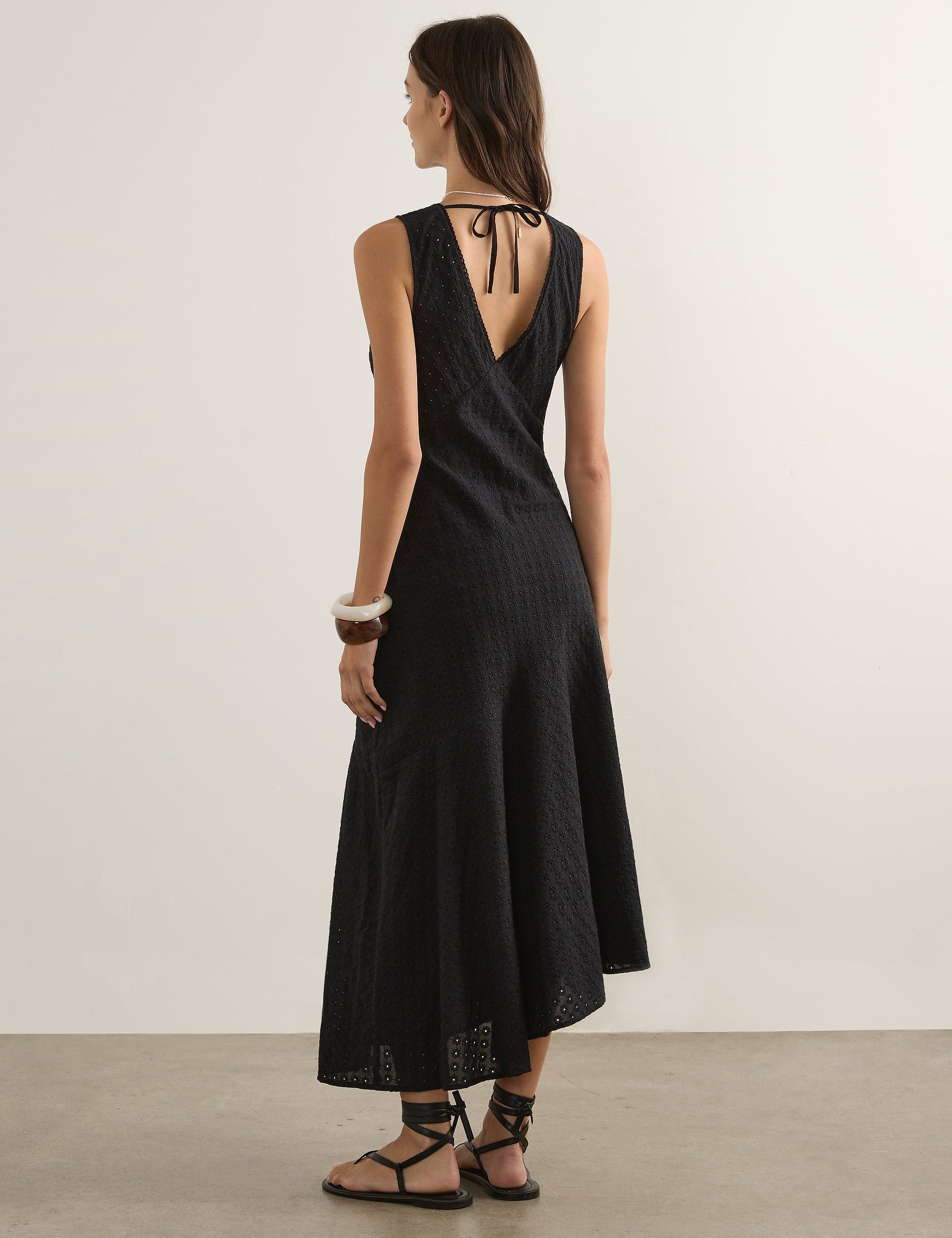 S71-W-DR-26534-BK-26035-AugusteTheLabel-0469_1800x3600_23fd5aa5-61fd-4072-a7d3-ce484d51ccd1.jpg