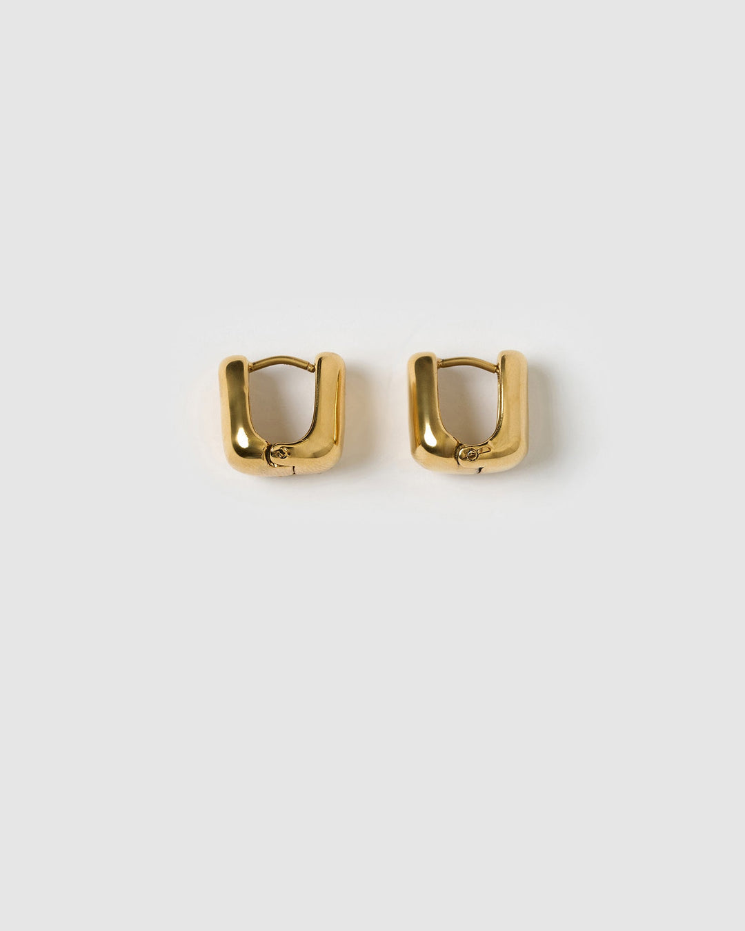 TESS_EARRINGS_GOLD2_ca2f1d68-948e-4417-9960-6f7ddb448e5f.jpg