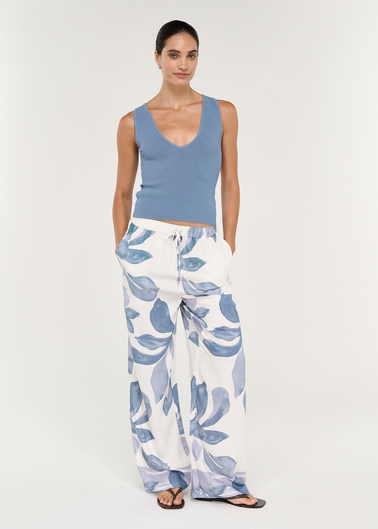 Relaxed Drawstring Elody Pant - Blue Floral