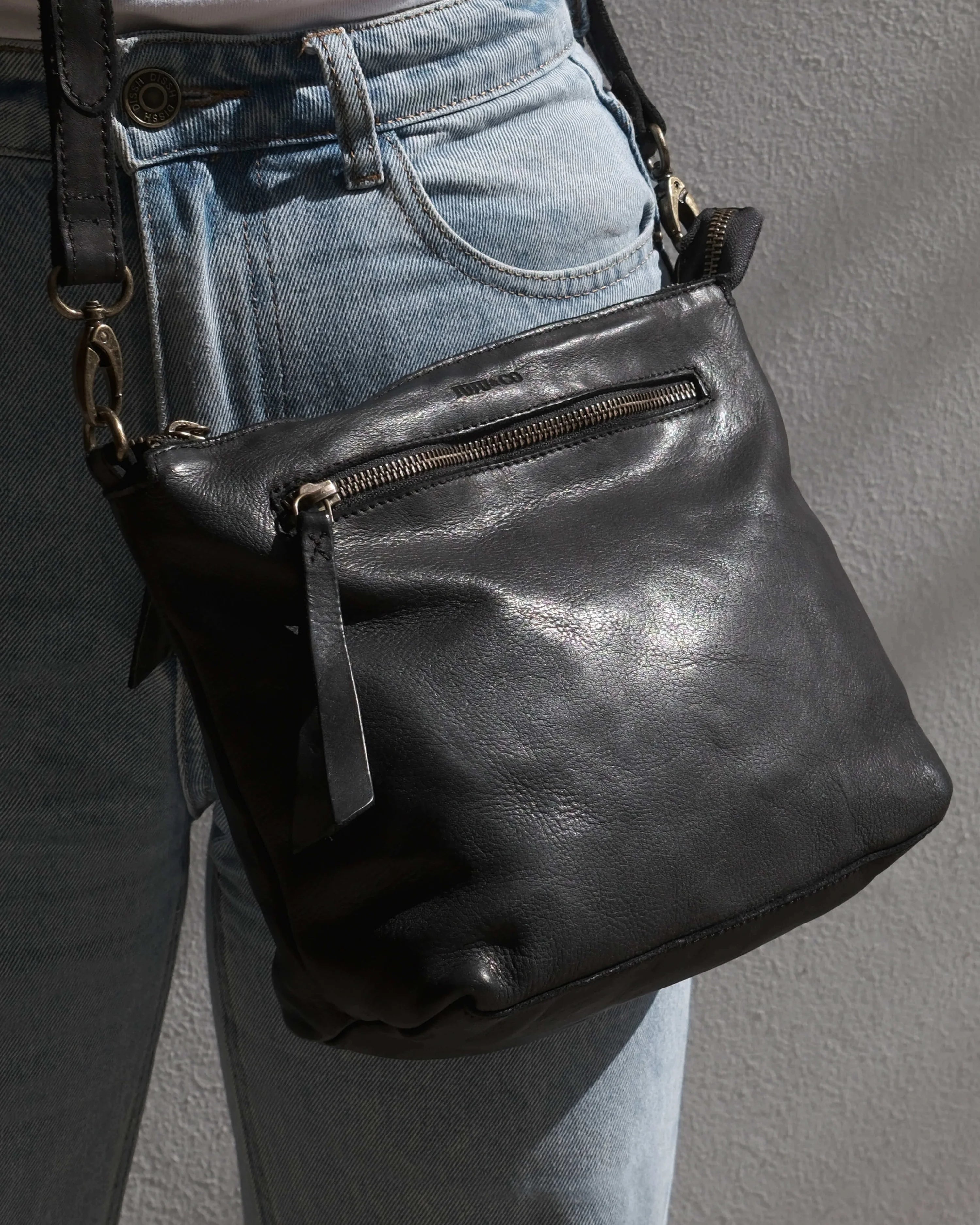 Large Essential Pouch Black