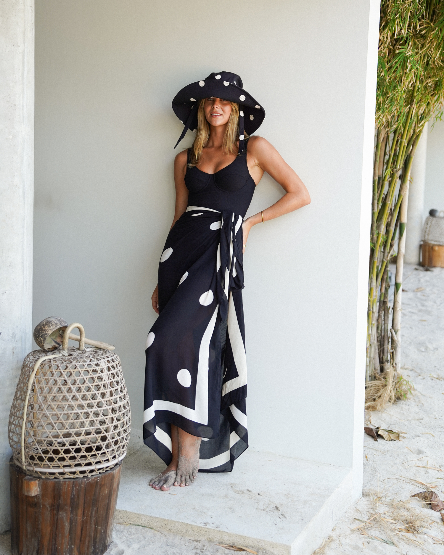 noir-dot-sun-hat-black-polkadot-2.png